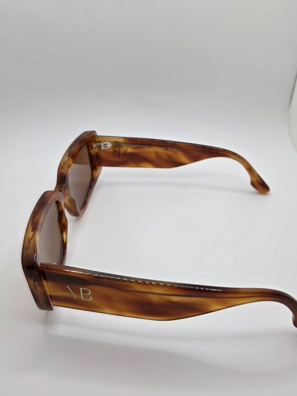 Victoria Beckham Tortoiseshell Brown Rectangular Sunglasses - Picture 8 of 9